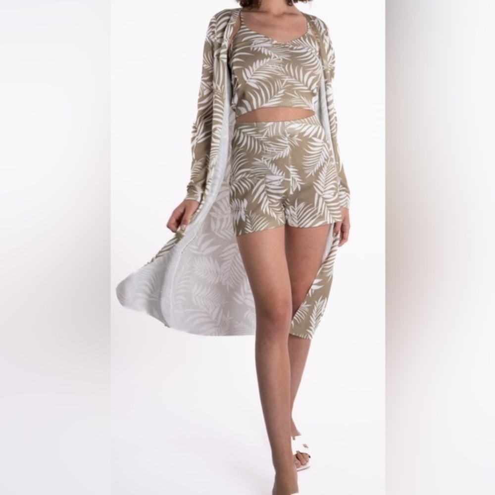 Silk & Solt 3 piece duster, crop top and shorts palm print size small